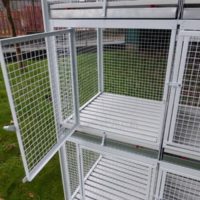 BATTERIA DI 3 GABBIE BOX X CANI E GATTI CM 150X60 H 225 A SEI POSTI CON GAMBE E RUOTE MOD. L60G+2L60