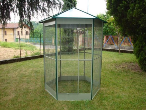 Gabbia Voliera esagonale 85x230 h art. L18B